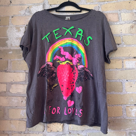 Magnolia Pearl Texas Is For Lovers Tee in Ozzy