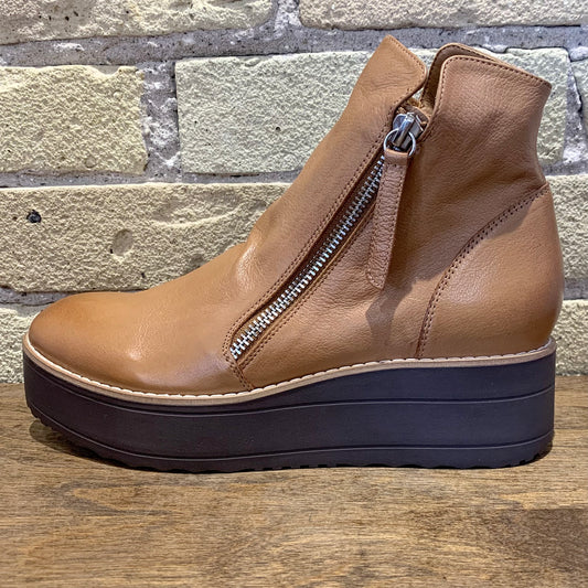 Silent D Nene Tan Leather Chocolate Sole