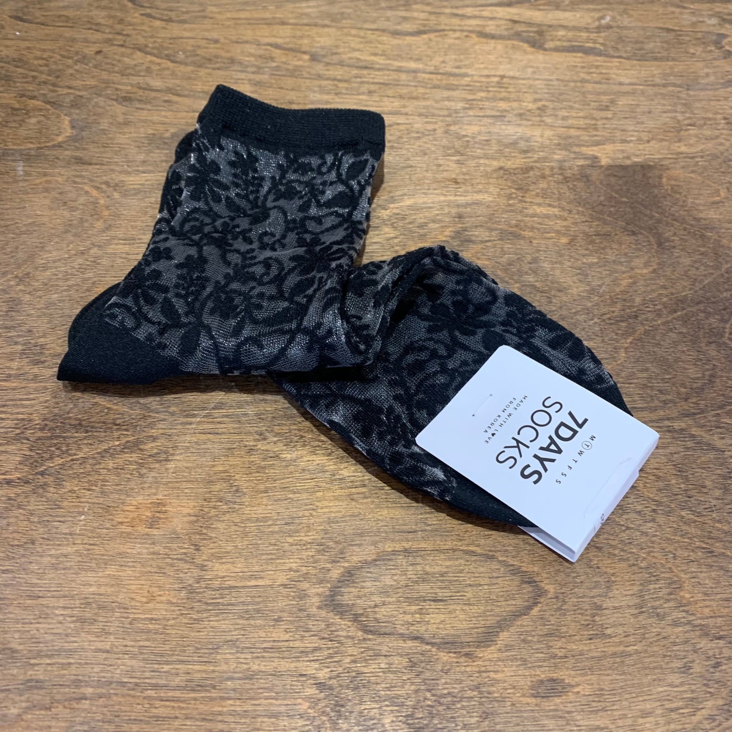 Crew Semi Sheer Lace See-Through Socks - shoostore