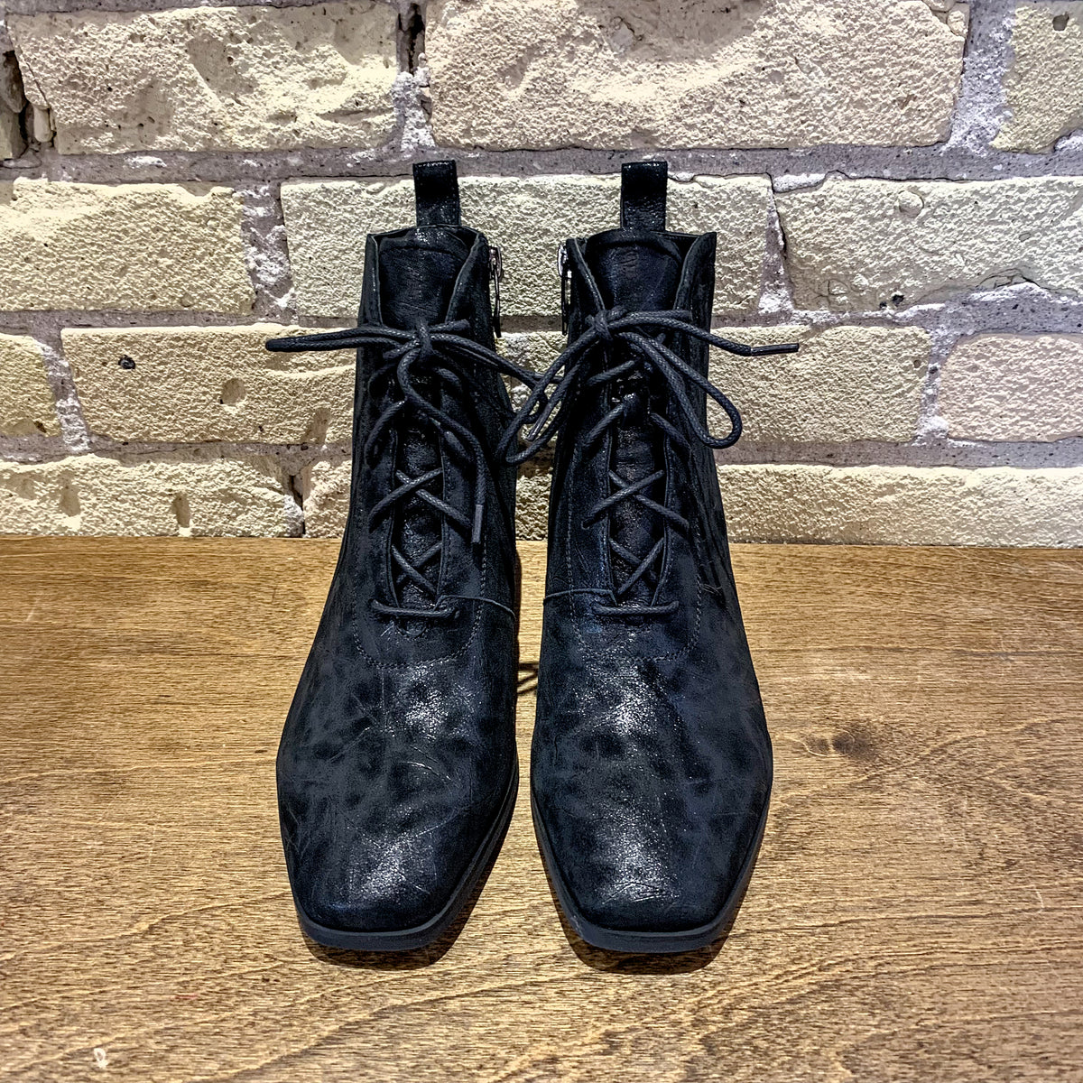 Azura Lacemeup