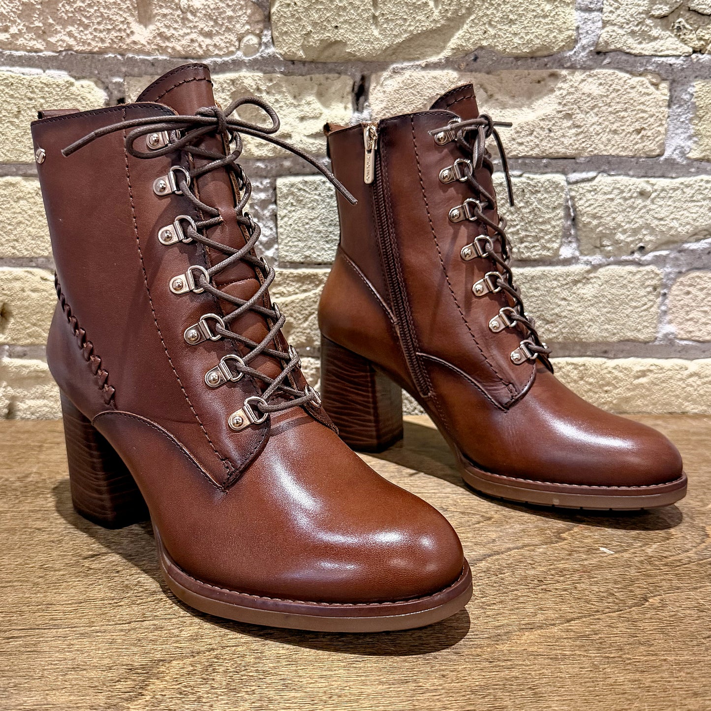 Pikolinos Palencia Laceup Boot