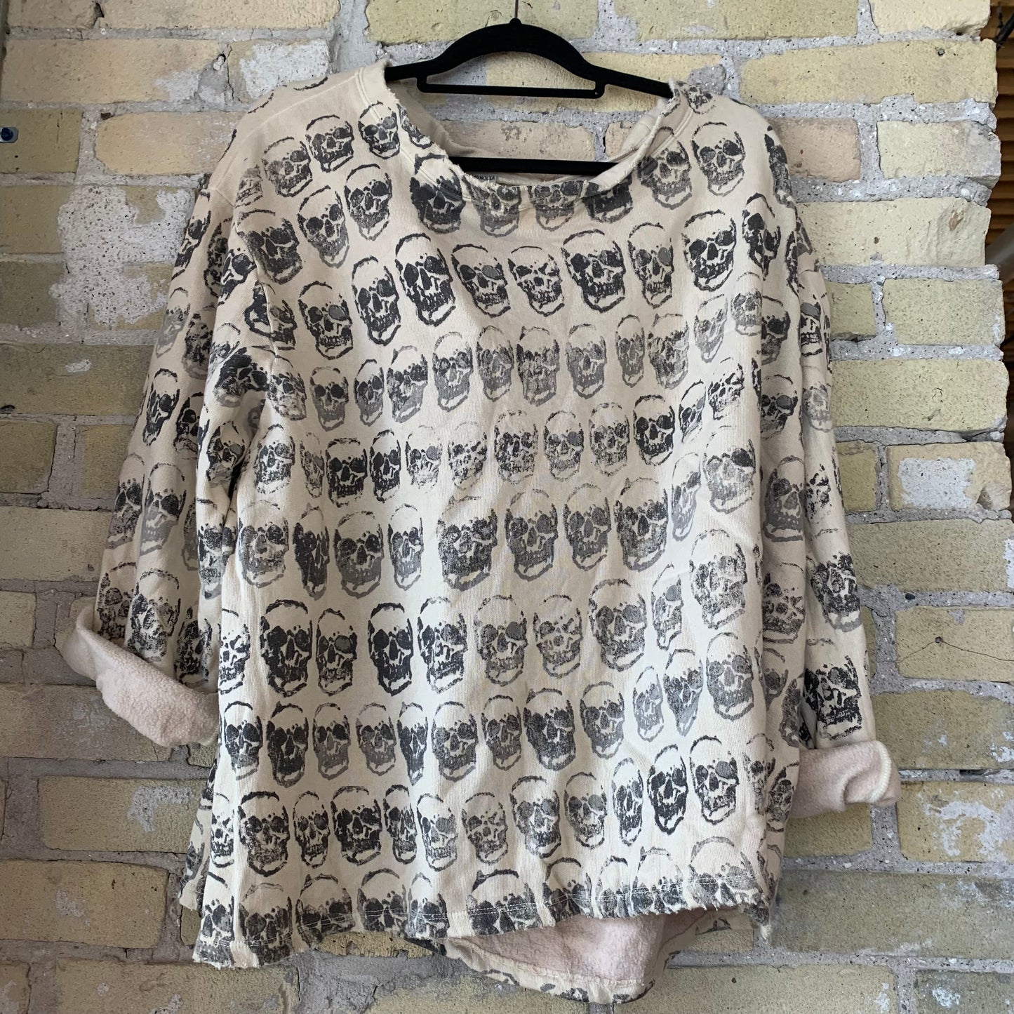 Magnolia Pearl Skulls Nago Sweatshirt
