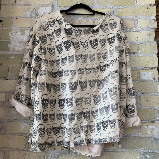 Magnolia Pearl Skulls Nago Sweatshirt