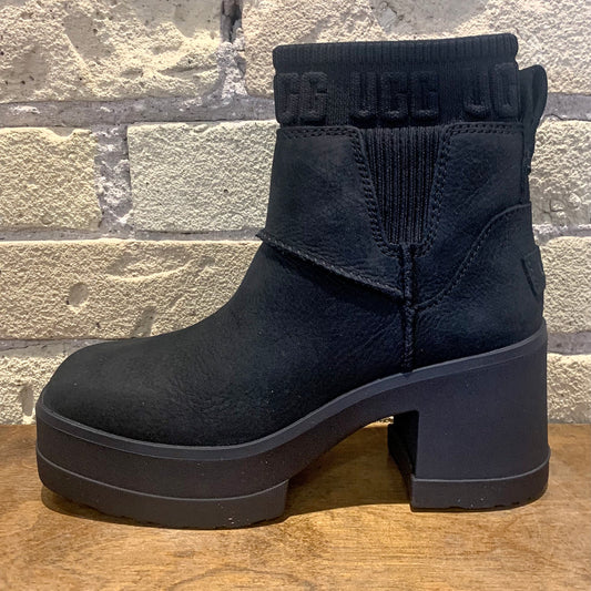 UGG Women's Moxy Chelsea Boot