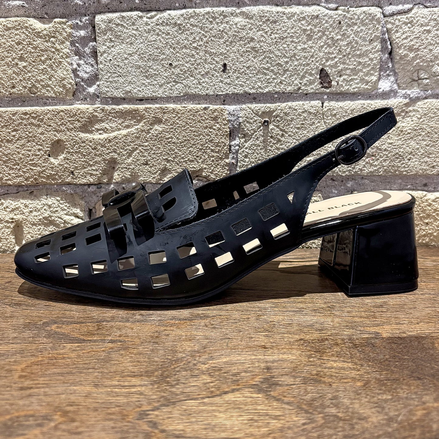 ALL BLACK CC Block Pump Black