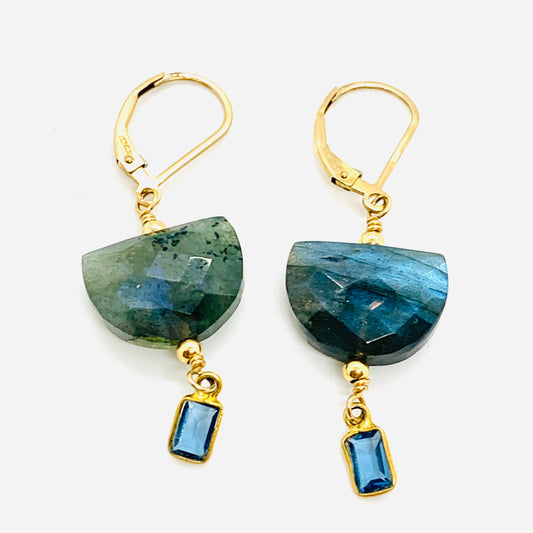 Avaasi Earrings E 1707