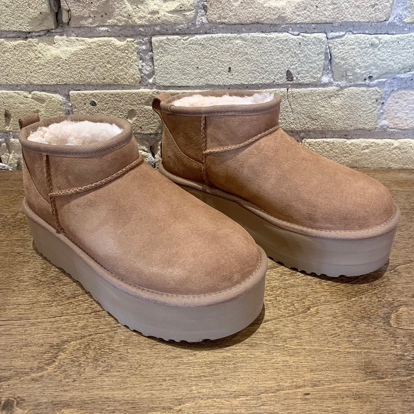 UGG Women's Classic Ultra Mini Platform