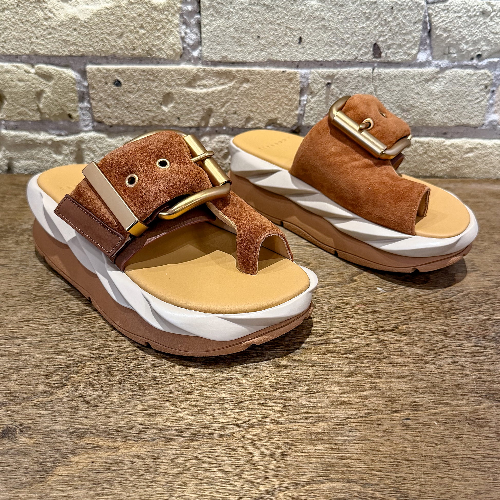 Mellow Glow Soft Brown - shoostore