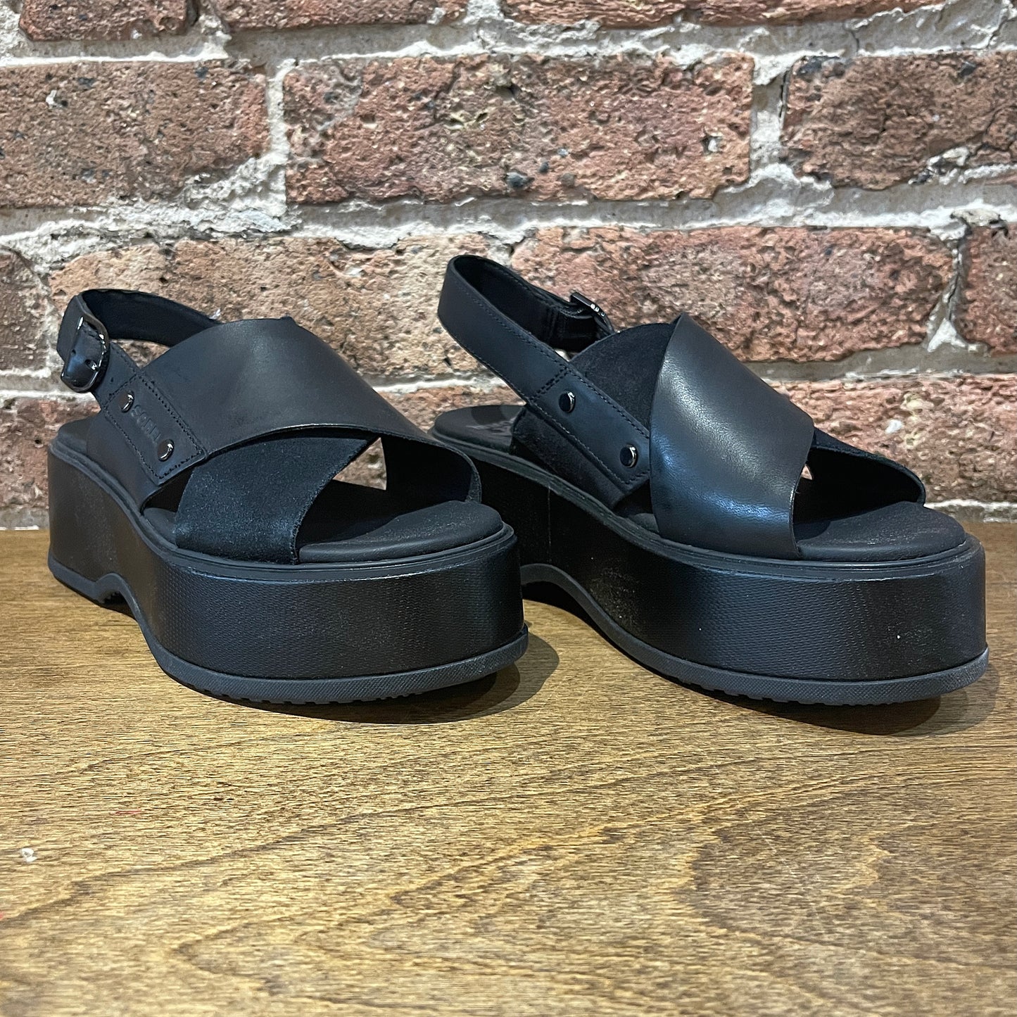 Dayspring™ Crisscross Sandal Black