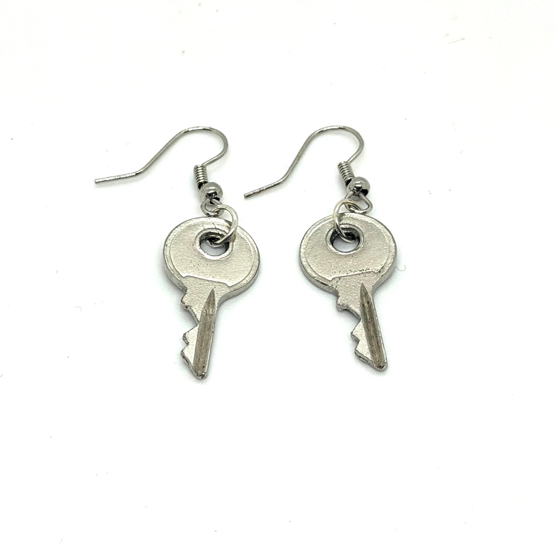 Linda Richman Round Lock Earring - shoostore