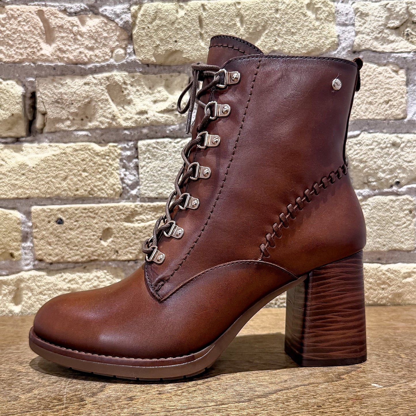 Pikolinos Palencia Laceup Boot