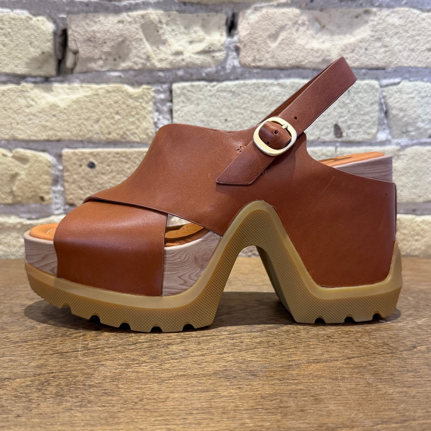 Roam'n™ Rise Heel Sandal Iced Tea/Gum - shoostore
