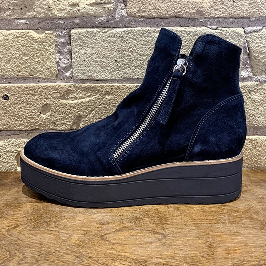Silent D Nene Navy Suede