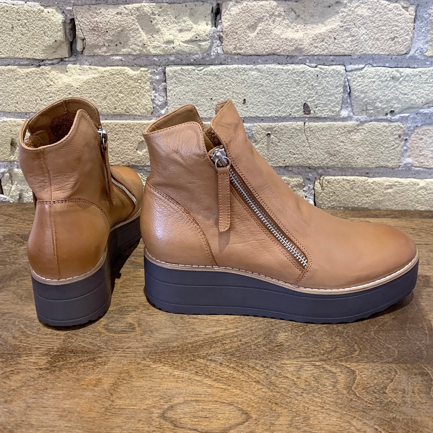 Silent D Nene Tan Leather Chocolate Sole