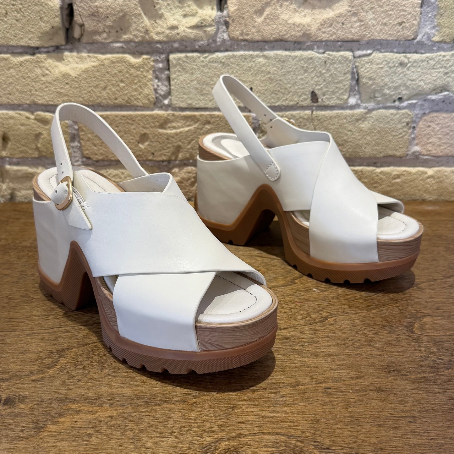 Roam'n™ Rise Heel Sandal Chalk/Gum - shoostore