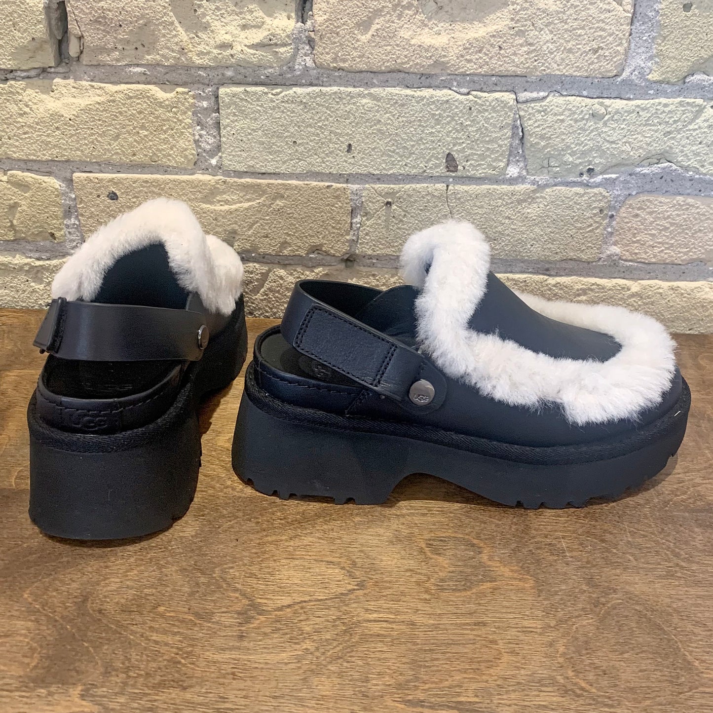 UGG Esmee Clog Black