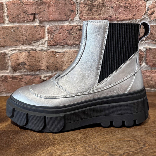 Sorel CARIBOU™ Women's Chelsea Waterproof Boots