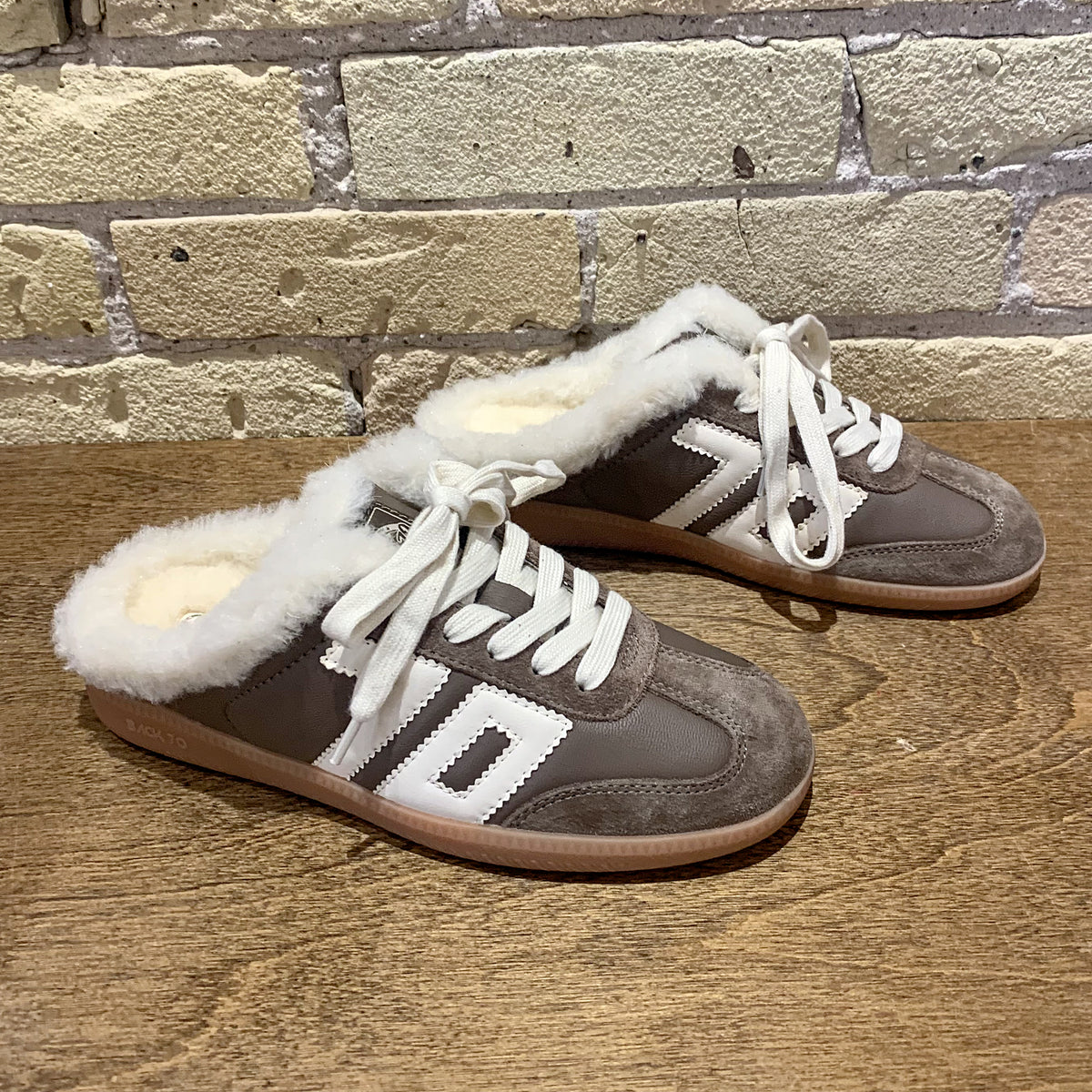 BACK 70 Easter FL Taupe Butter