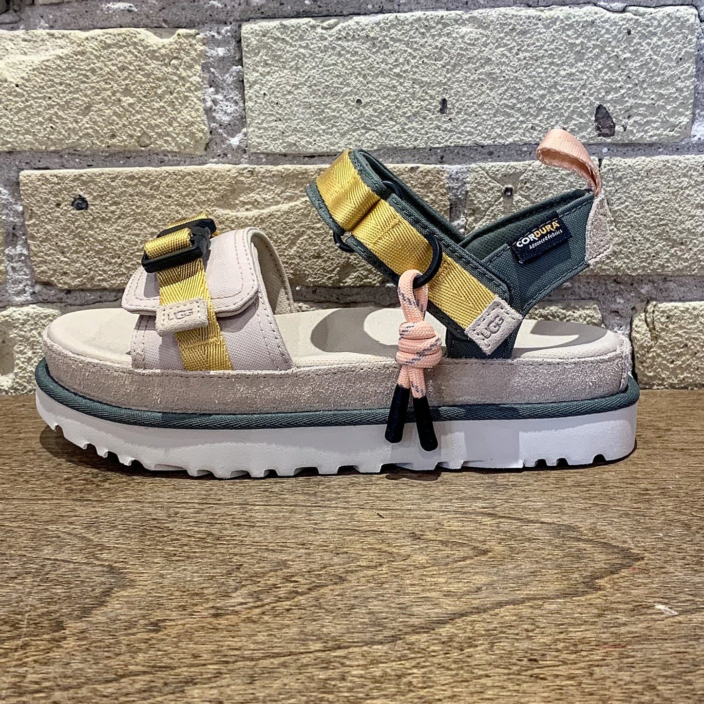 UGG Goldenstar Wildwood - shoostore