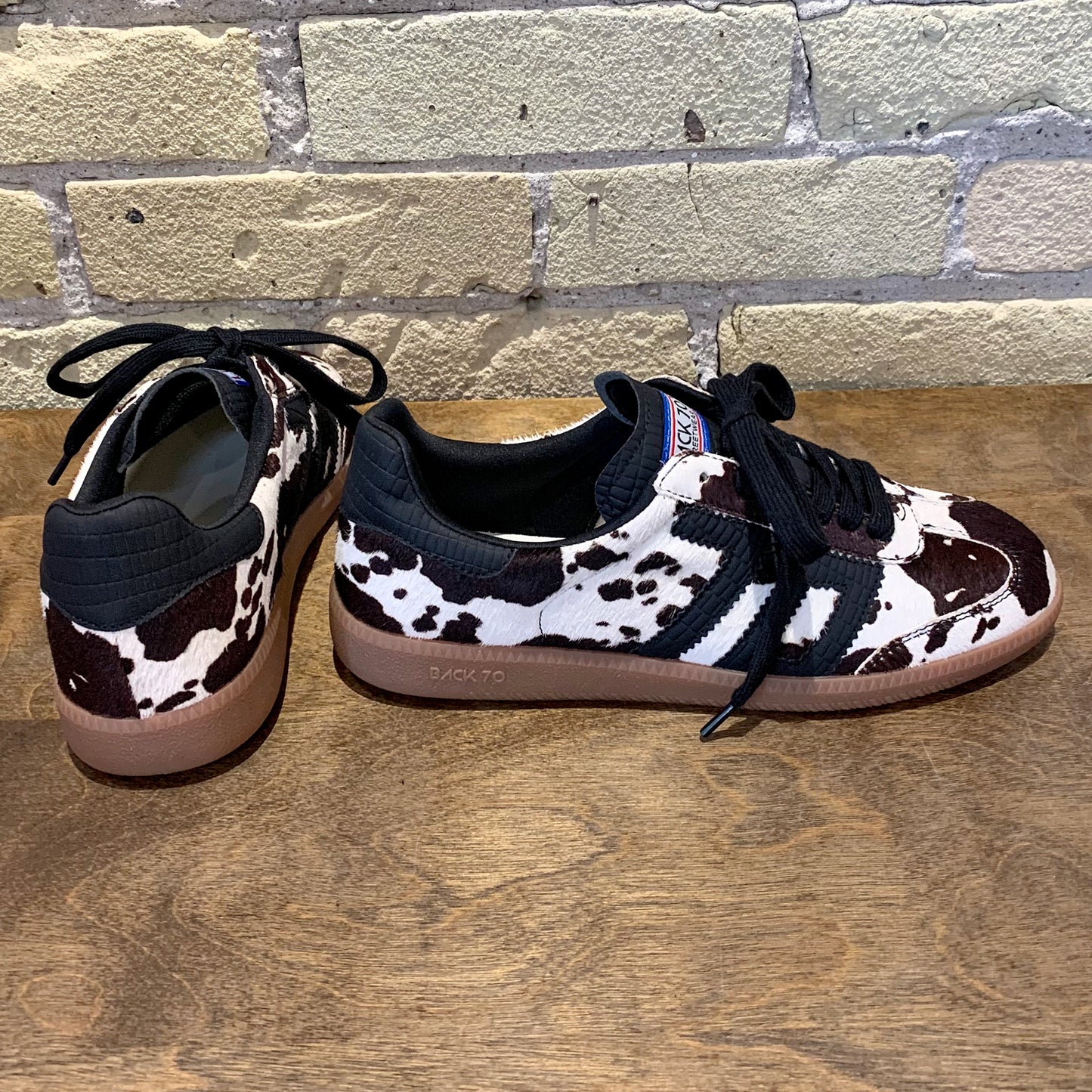 BACK 70 Cloud CL in Cow Black White Black