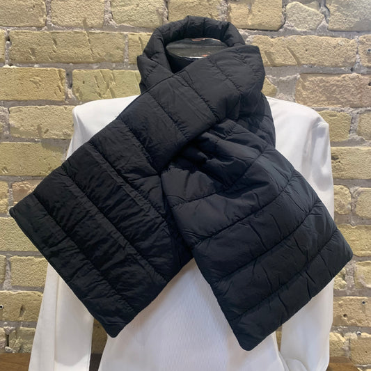 Puffer Keyhole Scarf Black