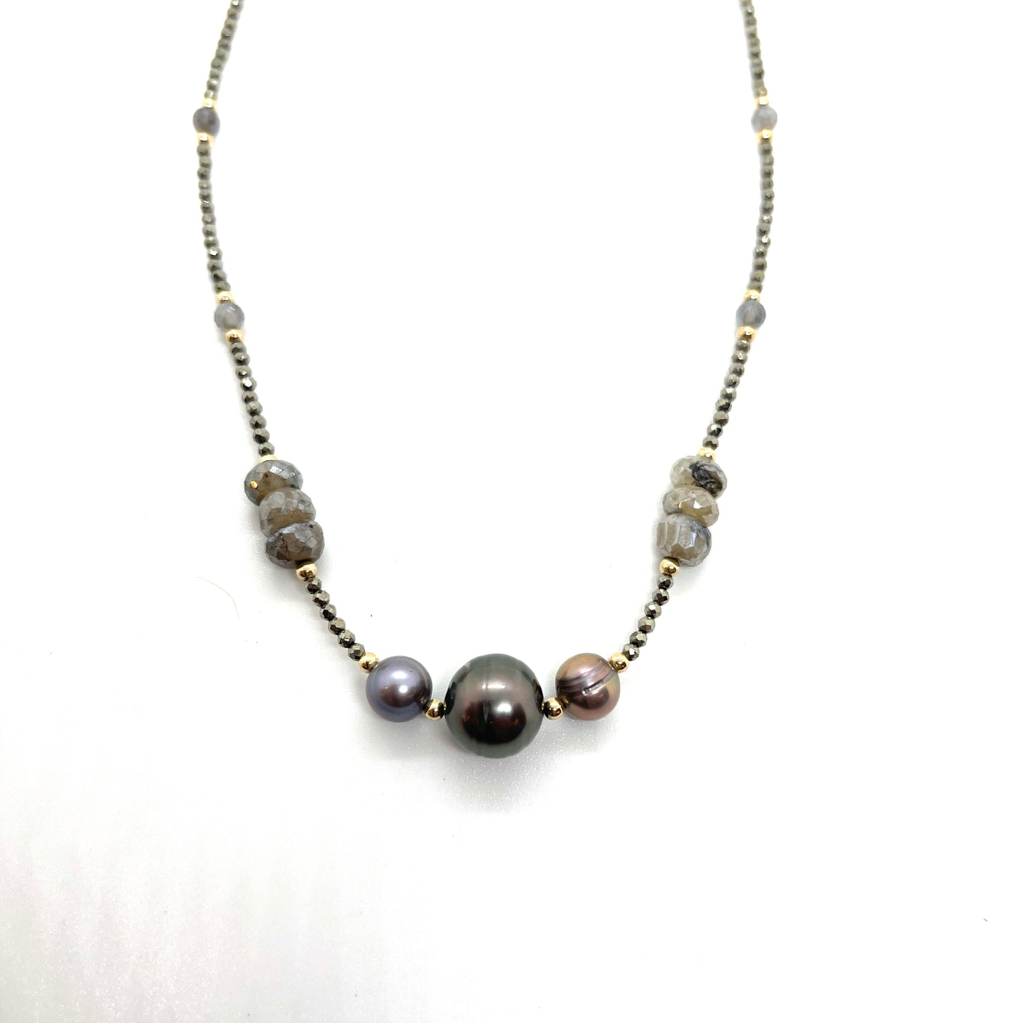 Avaasi Necklace N 2379