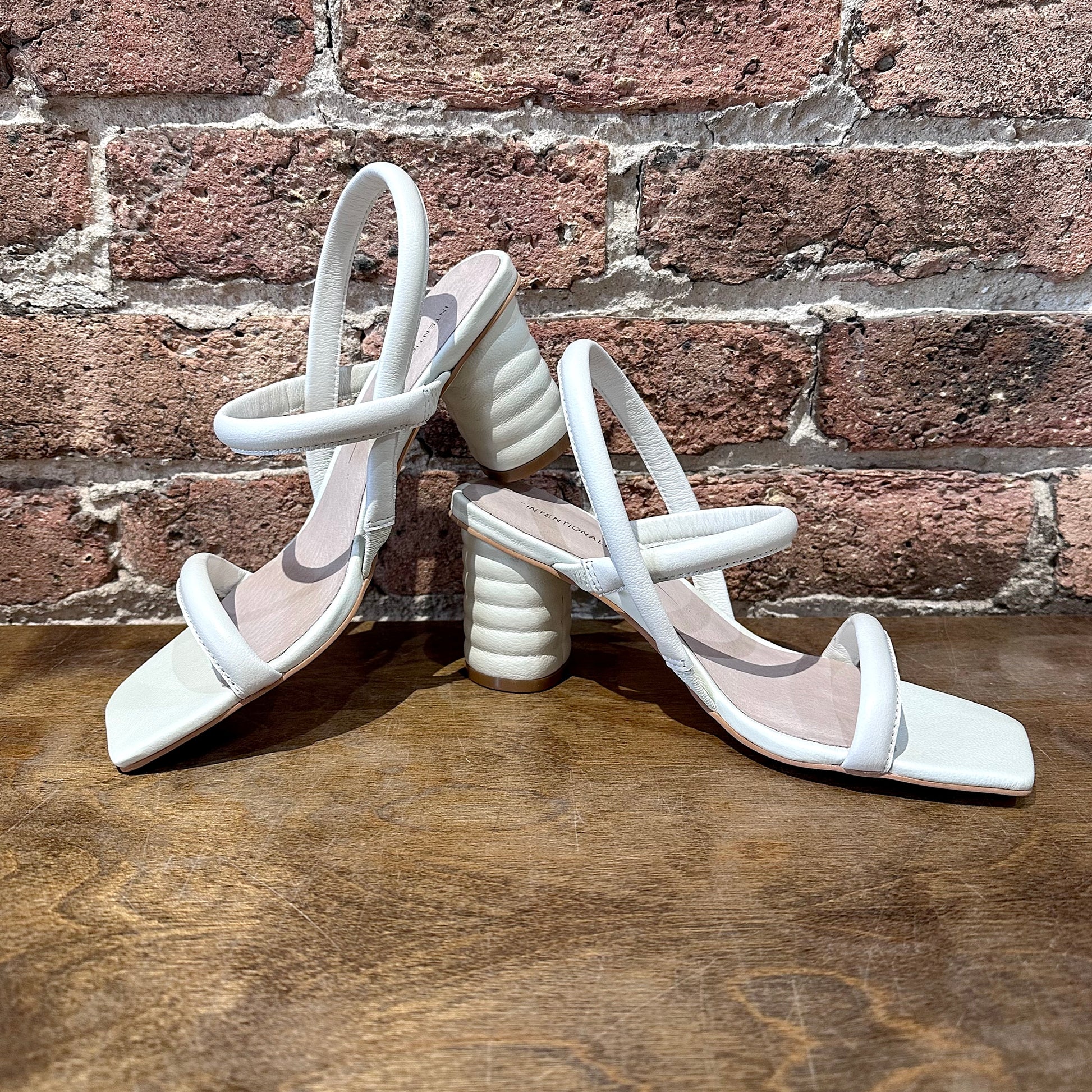 INTENTIONALLY Blank Orion Sandal