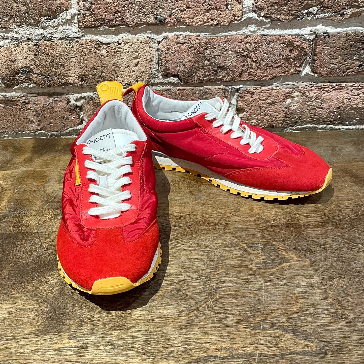 Oncept Tokyo Retro Red