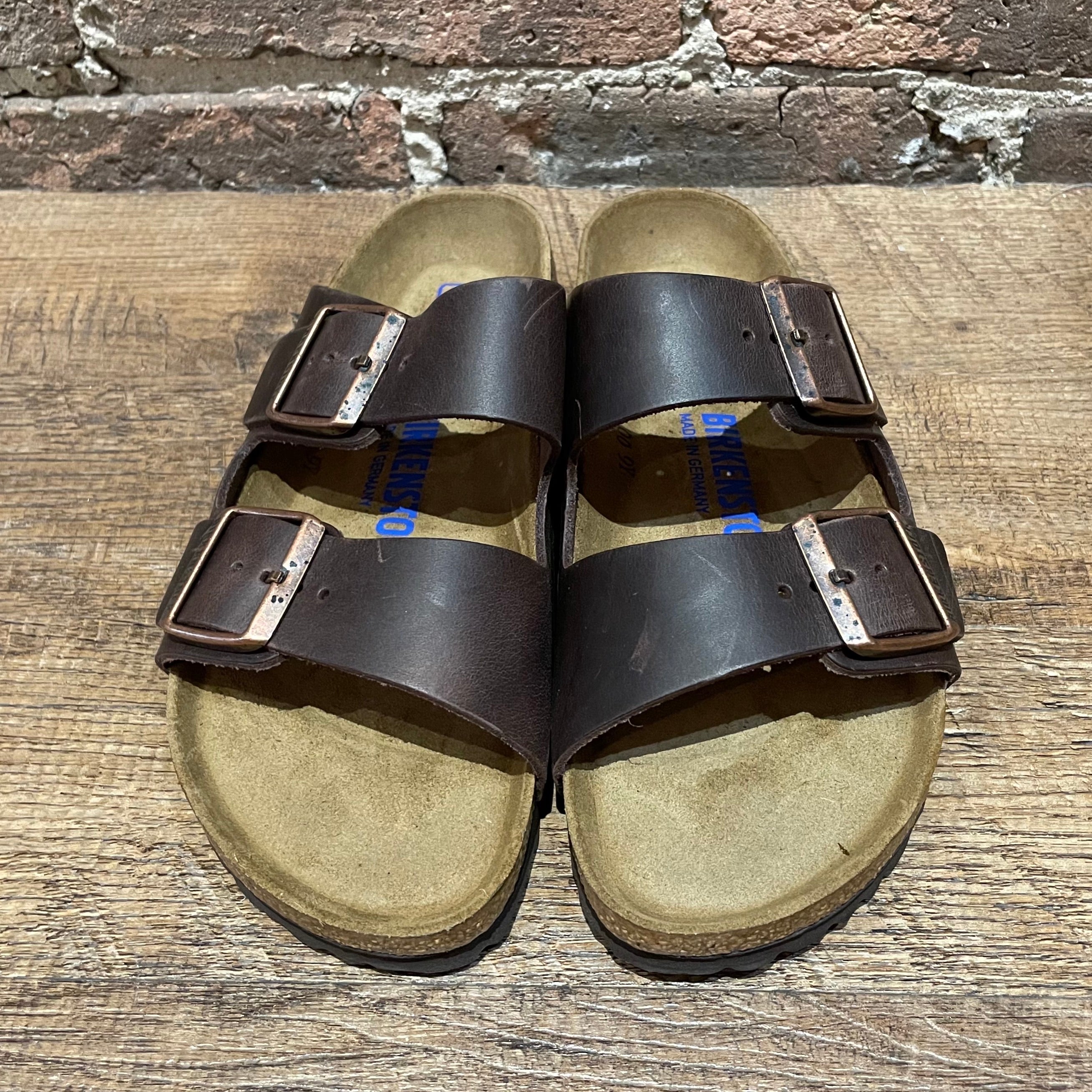 Are birkenstocks clearance made of leather