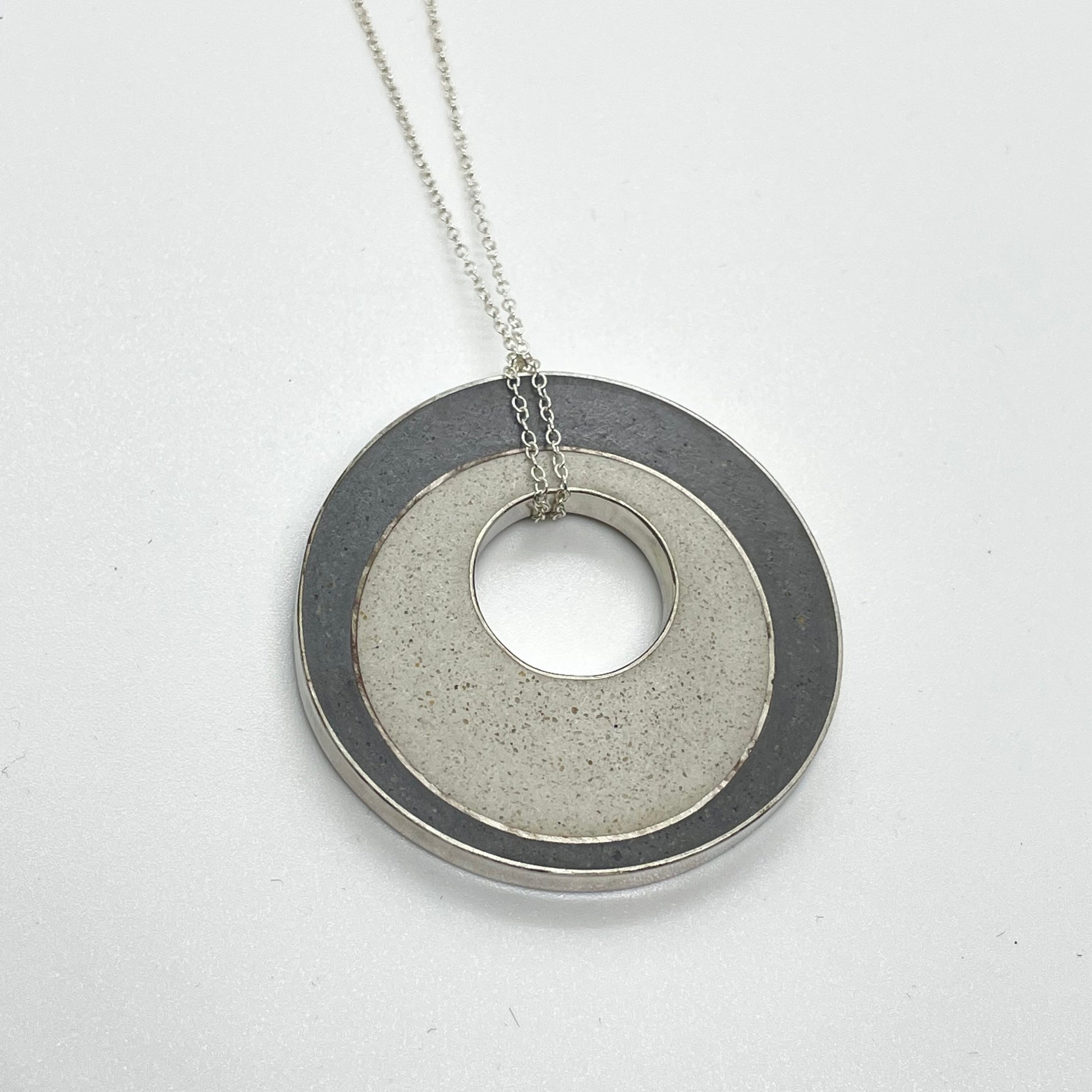 Nestled Circle Pendant - shoostore