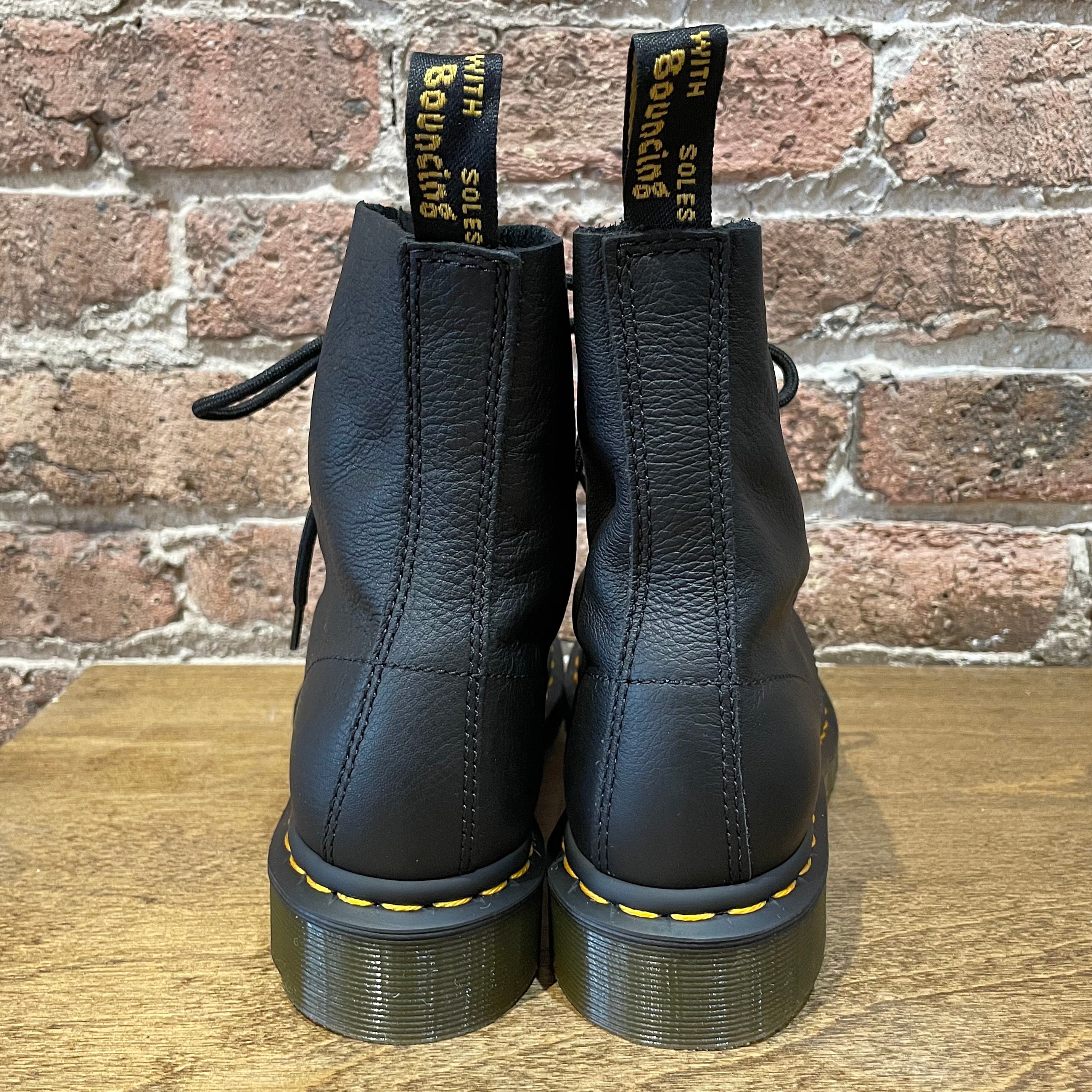 Dr martens best sale pascal black