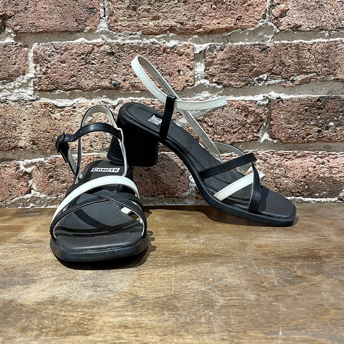Camper K201504-003 Twins Sandal Black/White